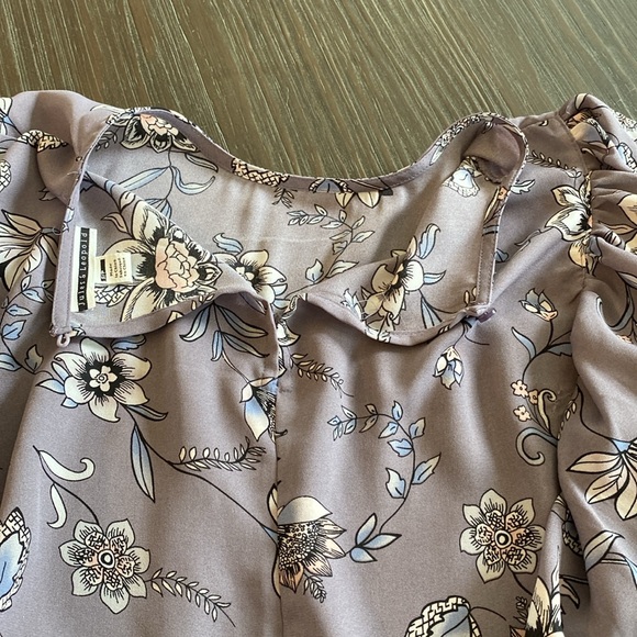 Jules & Leopold ladies blouse in size small. Mauve colour with floral pattern - Picture 6 of 8